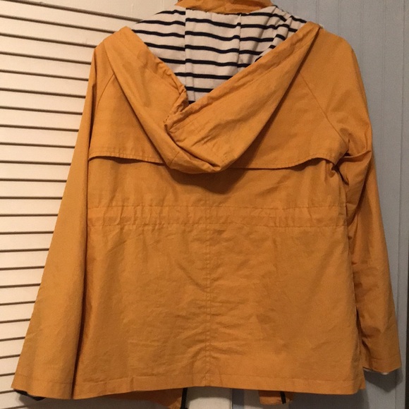 Cute yellow jacket with hood - Picture 5 of 10